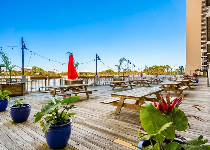 Laketown Wharf 1314
