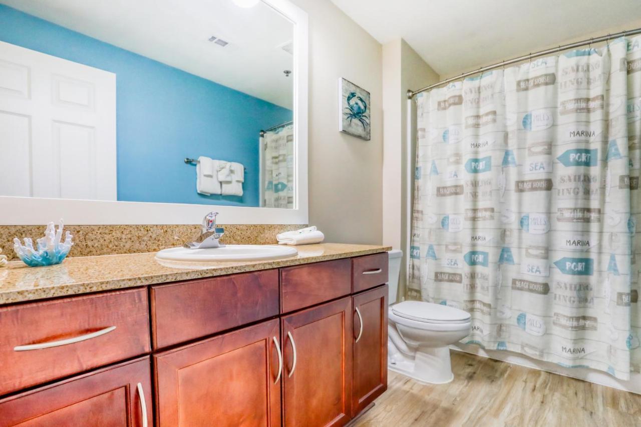 Laketown Wharf 1314 Apartment *