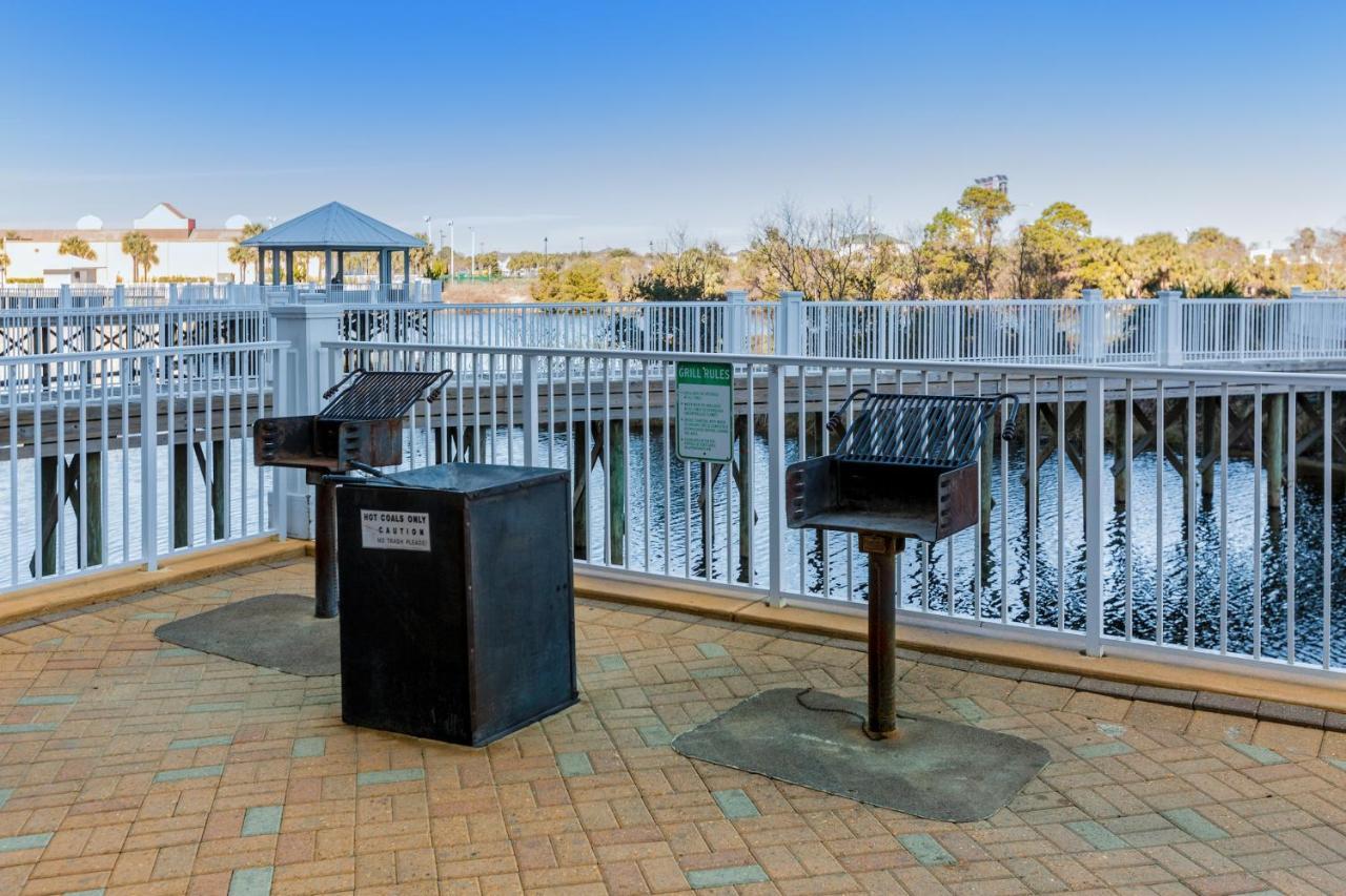 Laketown Wharf 1314 Apartment